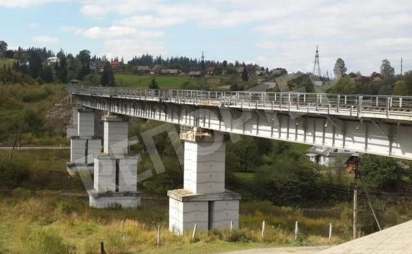 В Павлоградском районе отремонтировали два моста