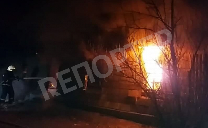 В Павлоградском районе сгорел мужчина и две женщины
