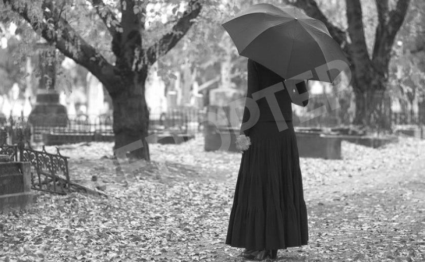 В Павлограде иностранец подкараулил женщину на кладбище