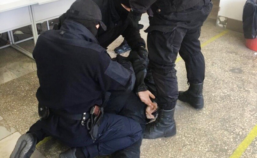 В Днепропетровской области на почте торгуют огнестрельным оружием