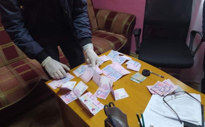 5000 гривен за отрицательный тест на алкоголь: в Павлограде на взятке задержали врача одного из медицинских учреждений города