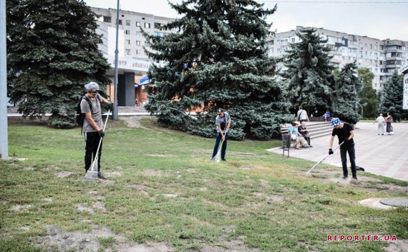 Программа летнего трудоустройства подростков в Павлограде: будет ли работа в этом году?