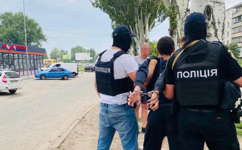 В Павлограді поліція затримала чоловіка, який торгував зброєю