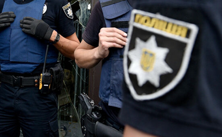 Поліціянти Павлограда виявили два ТЗ з ознаками підробки