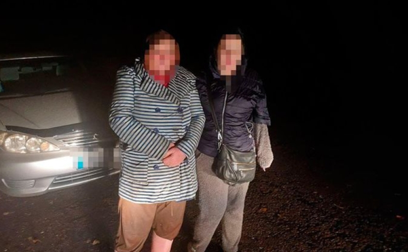 Пішли по гриби та заблукали: В Павлограді лісники та поліція розшукали двох жінок