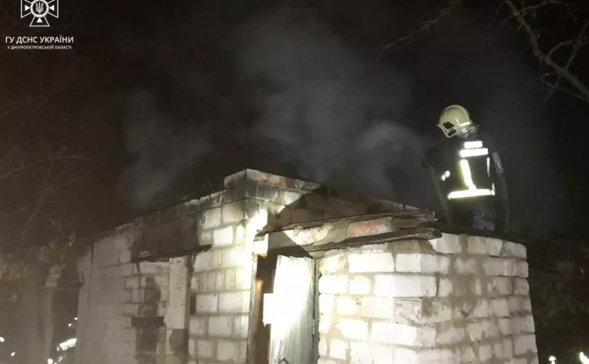 У Павлограді рятувальники ліквідували пожежу в будинку на території садового товариства