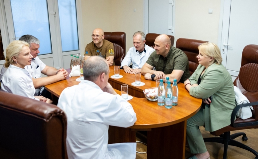 Троє лікарів Дніпропетровщини вирушили в Херсонську область допомогти колегам