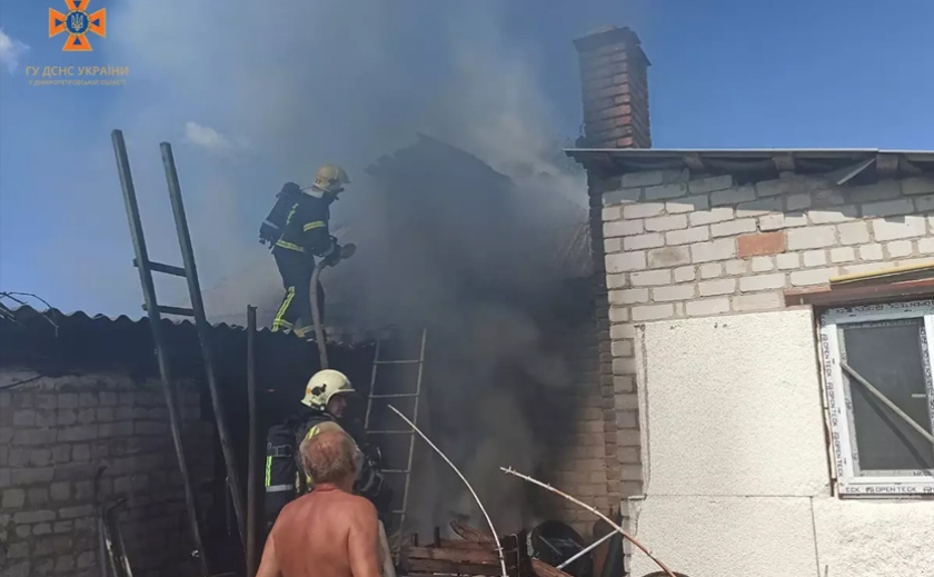 Павлоградські вогнеборці врятували житловий будинок від знищення