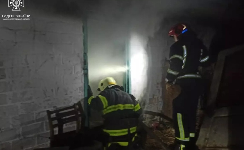 У Павлоградському районі вогнеборці загасили займання господарчої споруди