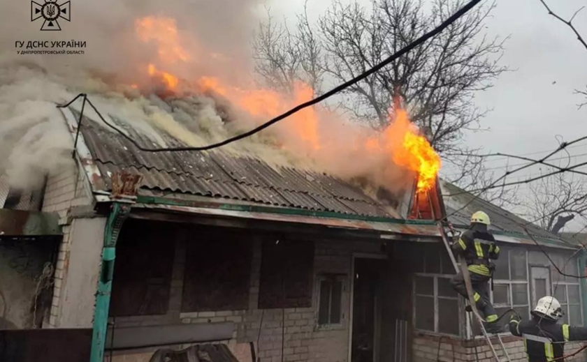 Павлоградський район: надзвичайники загасили пожежу на території приватного домоволодіння