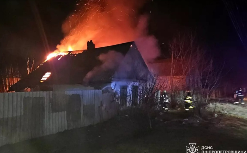 У Павлограді вночі зайнявся житловий будинок