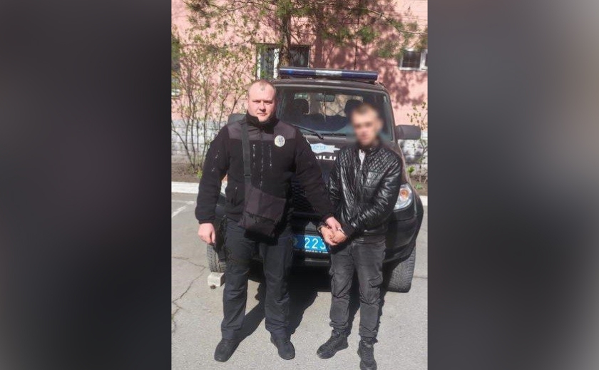 Вихопив у перехожої телефон і втік: у Павлоградському районі затримали грабіжника