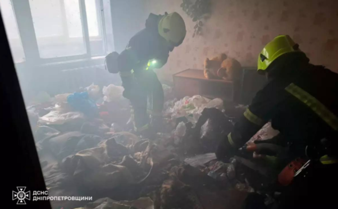 На пожежі у Павлограді врятовано чоловіка