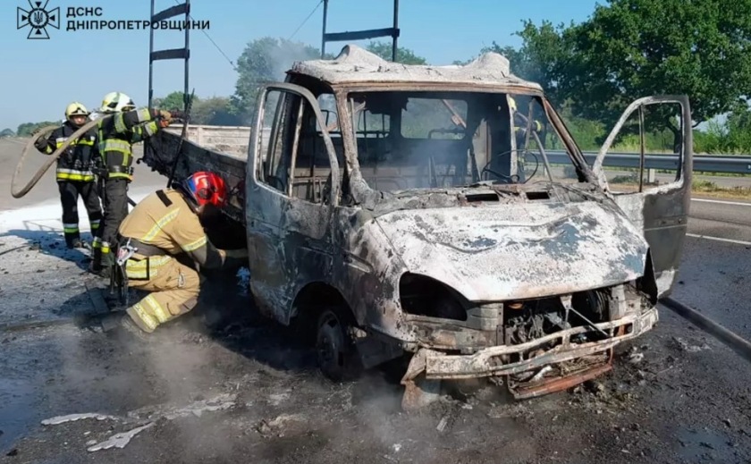 У Павлоградському районі ліквідовано загоряння вантажного автомобіля У Павлоградському районі ліквідовано загоряння вантажного автомобіля