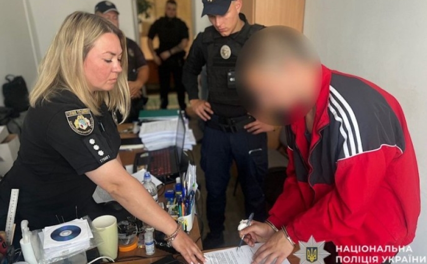 У Павлограді поліцейські затримали підозрюваного у хуліганстві та замаху на вбивство двох місцевих мешканців