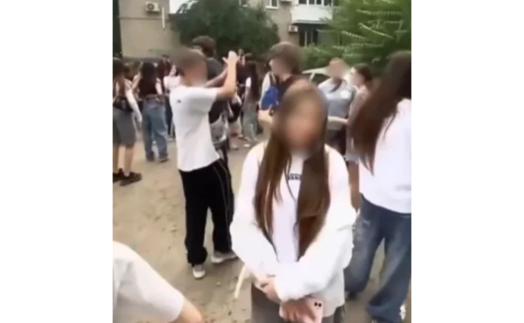 У Павлограді 15-річна дівчина побила дитину на очах у натовпу: поліція відкрила провадження