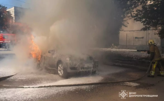 м. Павлоград: вогнеборці ліквідували загорання автомобіля