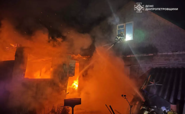 м. Павлоград: вогнеборці ліквідували пожежу на території приватного домоволодіння