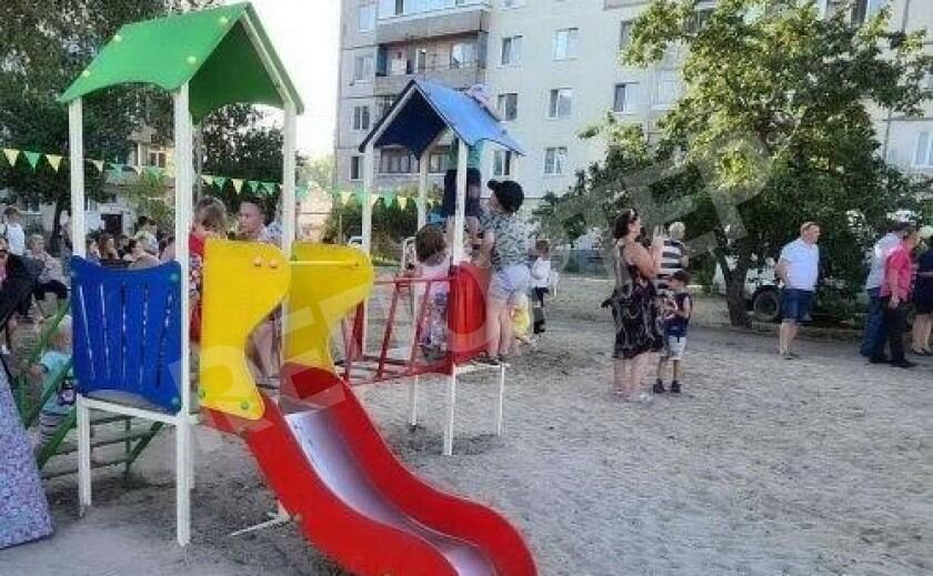 В Павлограде открыли современную детскую площадку