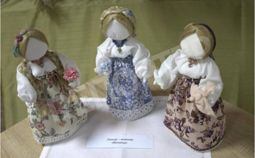 В руках павлоградской мастерицы оживают куклы